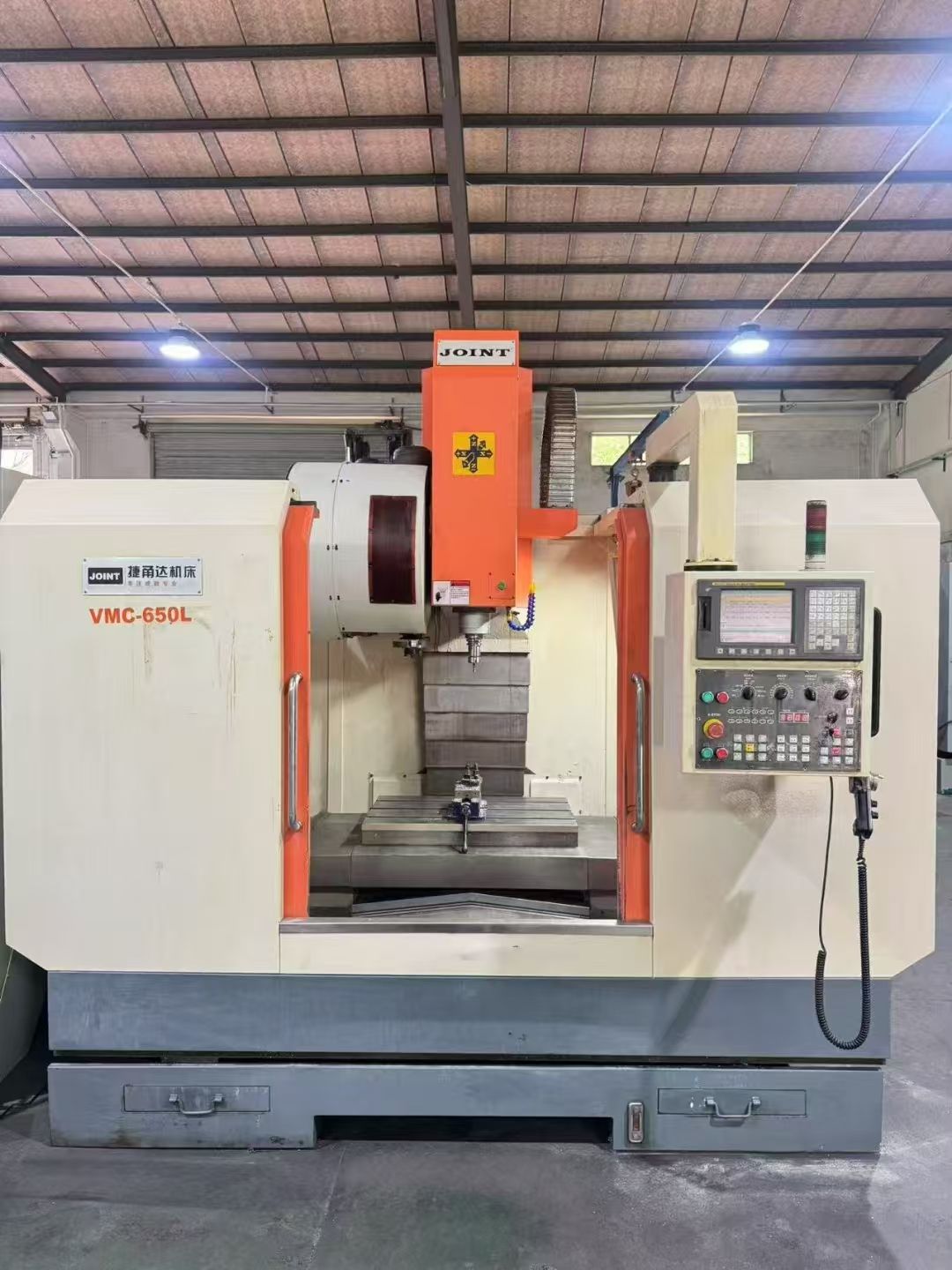 惊爆价双胞胎炬名V850三线滚柱导轨加工中心，新代22MA系统