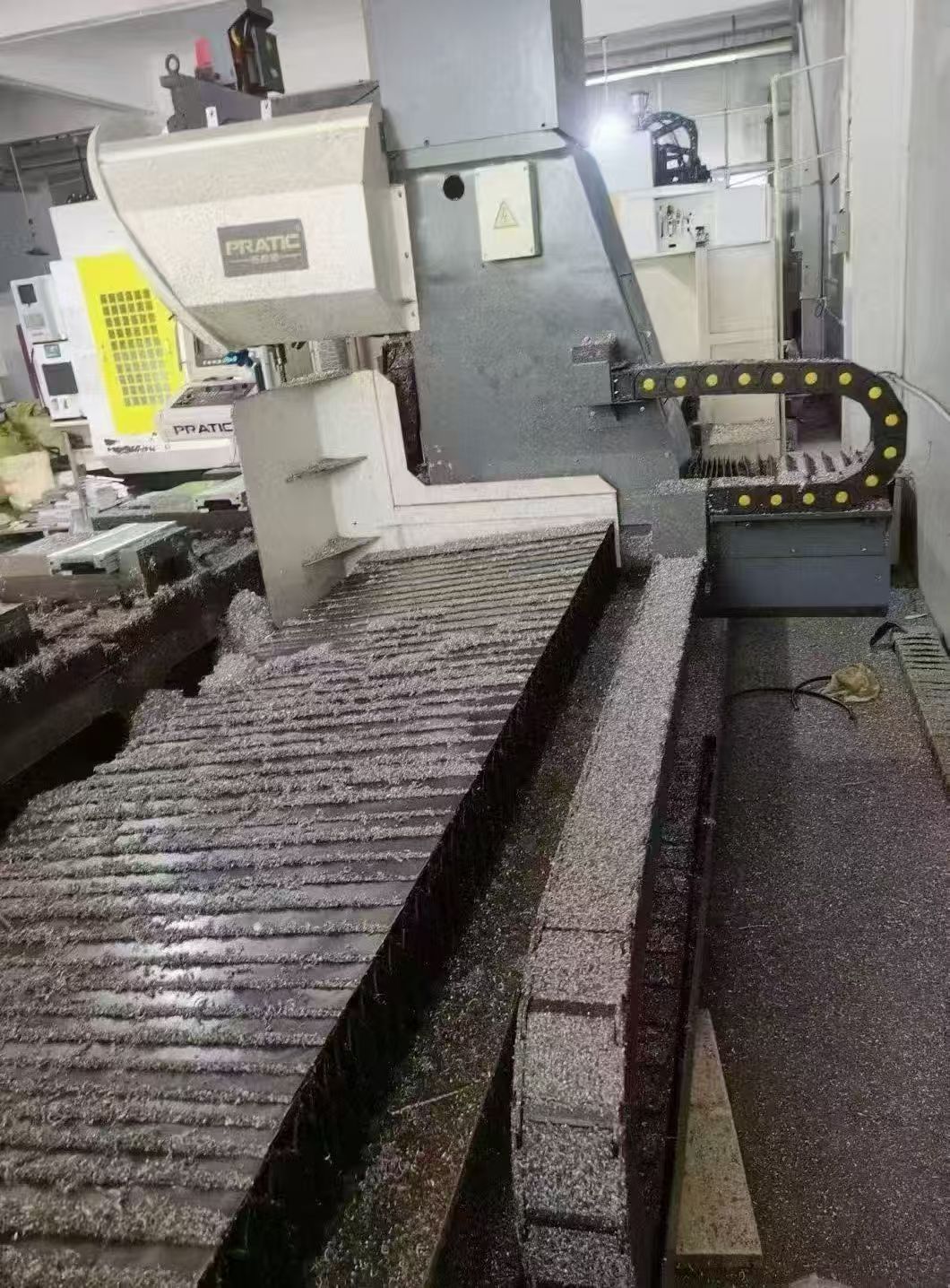 普拉迪4500型材机，铸件床身，重12吨，发那科系统