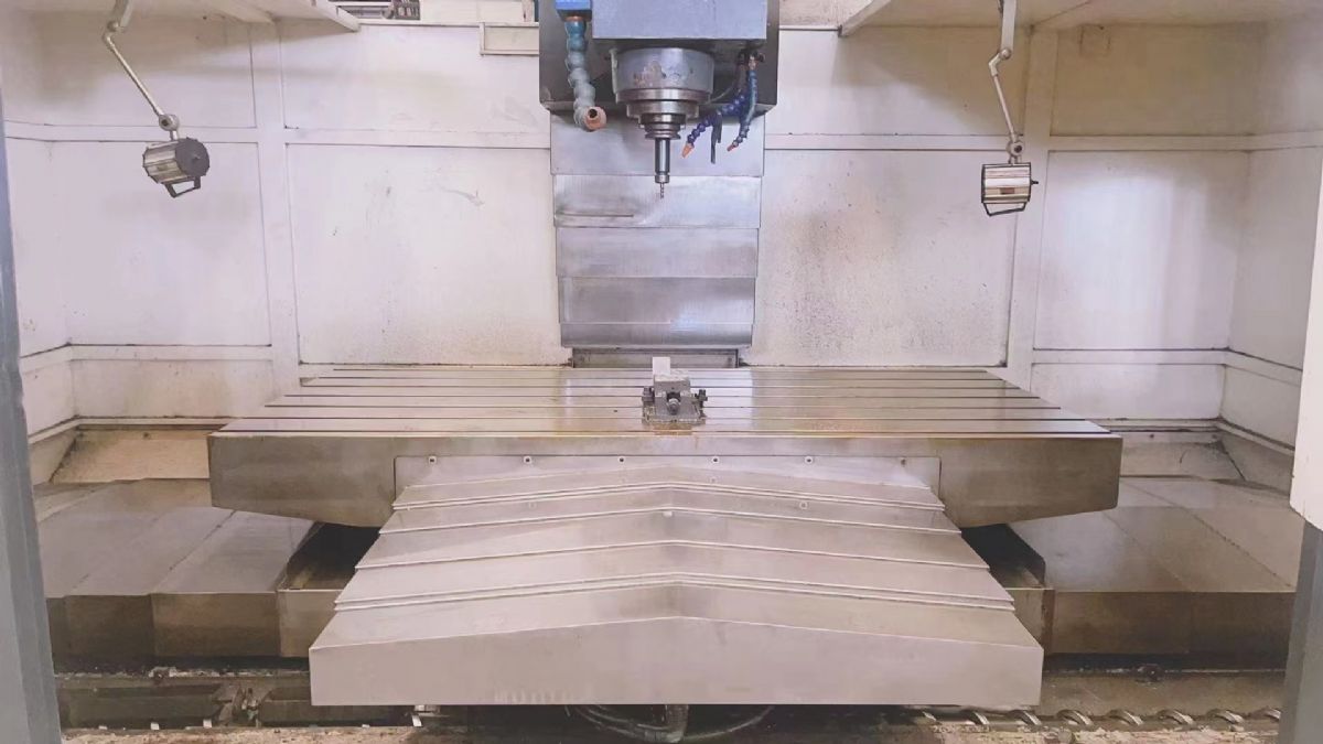 转让台湾立扬2210加工中心，三硬轨，价格美丽