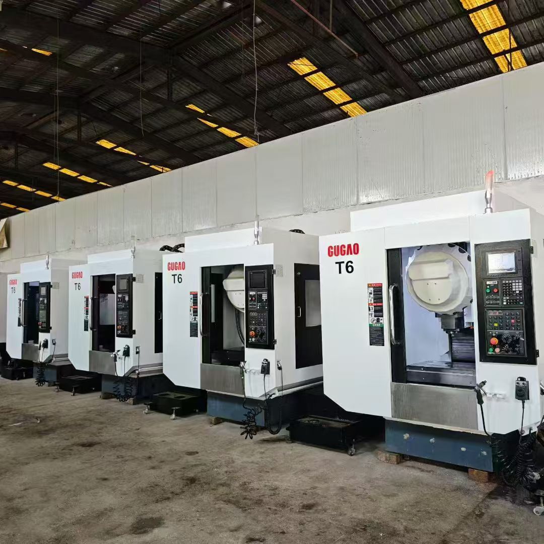 巨高T640钻攻机，三菱M80系统，21把私服刀库，20000转