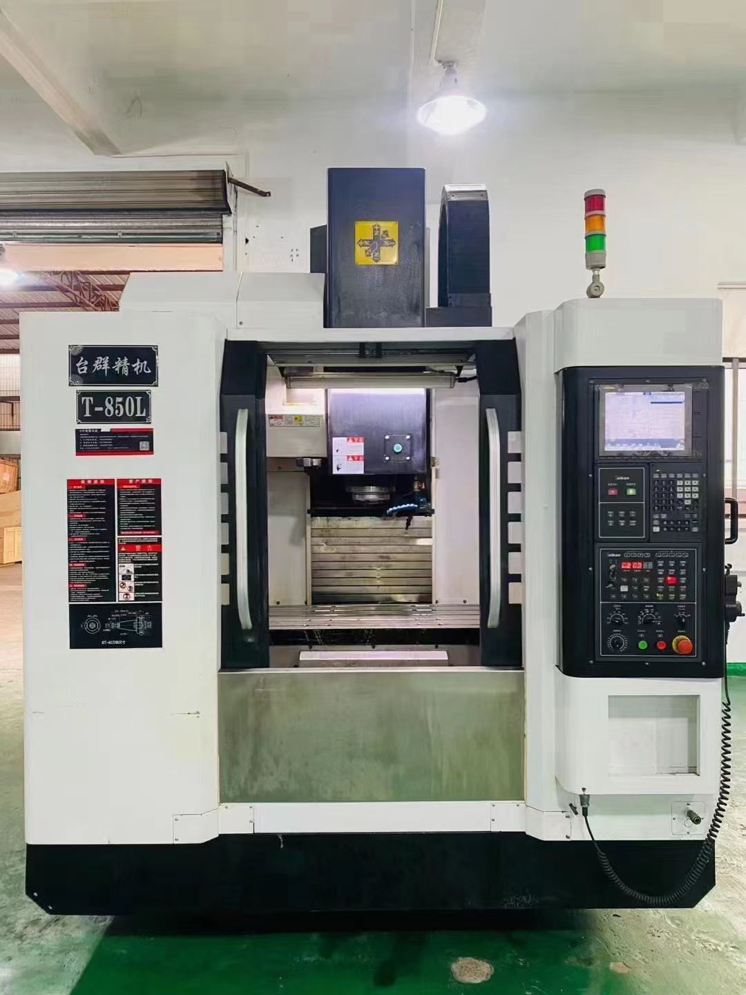 年台群850两线一硬三菱M80系统BT40主轴1万转三轴行程850/