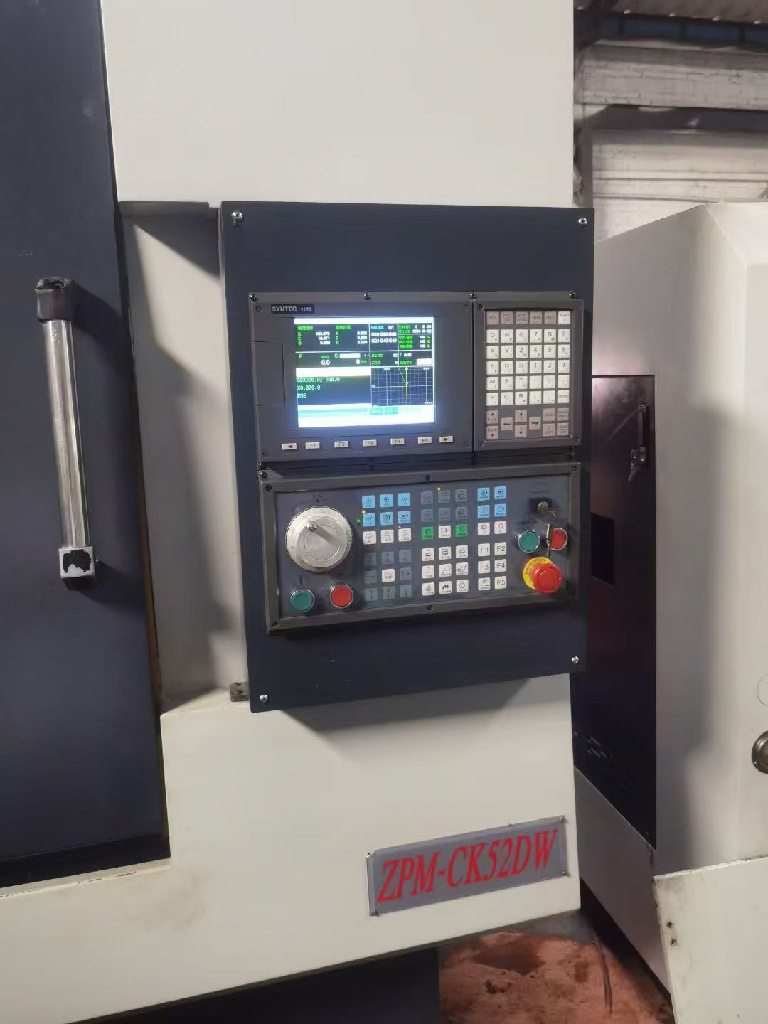 惊爆价广州正准52排刀简易车铣，新代系统，安川加大驱动