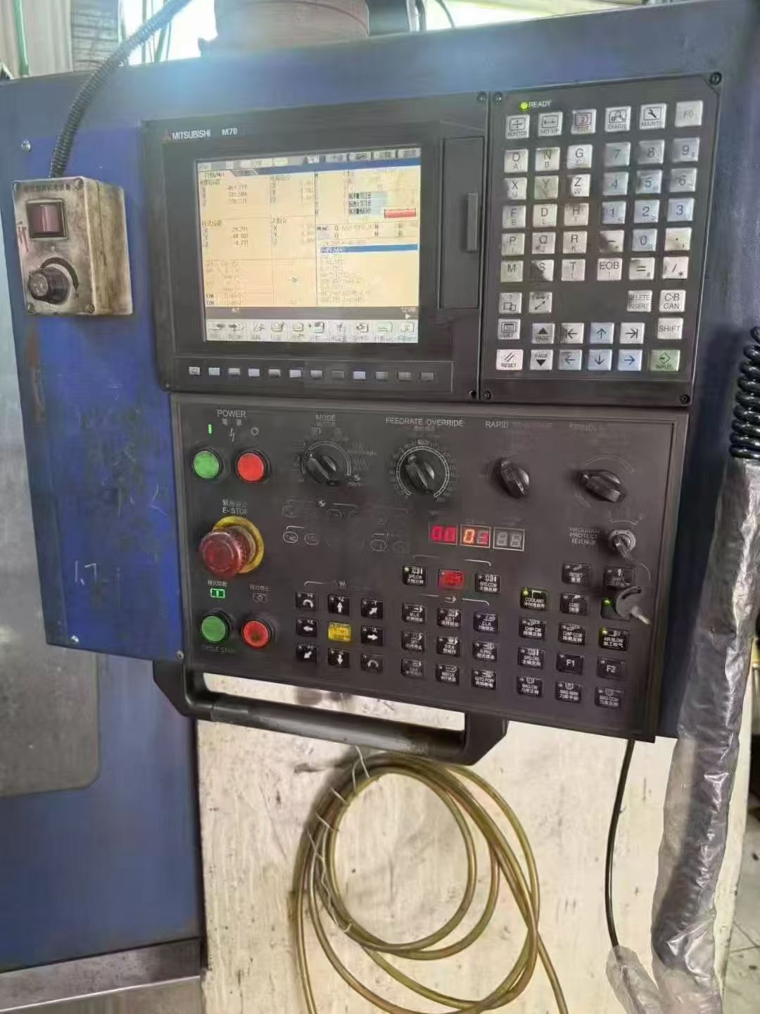 秒杀1060机床，三菱M 70系统，三硬轨，导轨亮，有需要的联系