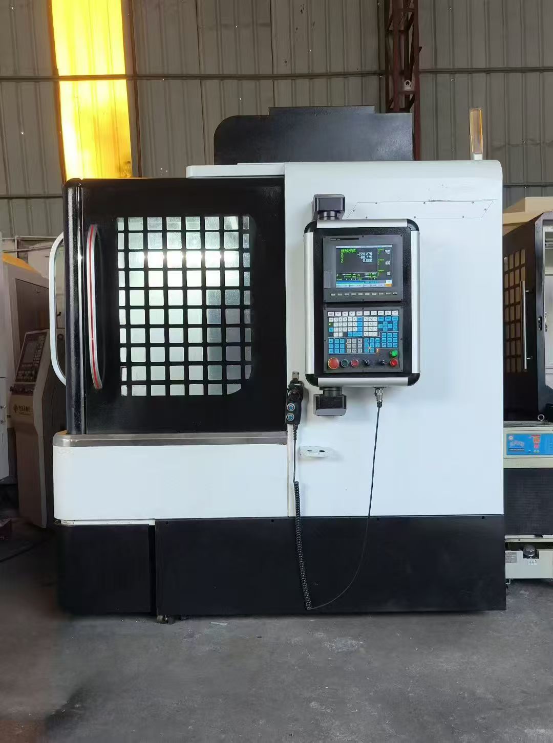 惊爆价乔鸿650精雕机,新代21ma系统,ER32强力主轴7.5千瓦2