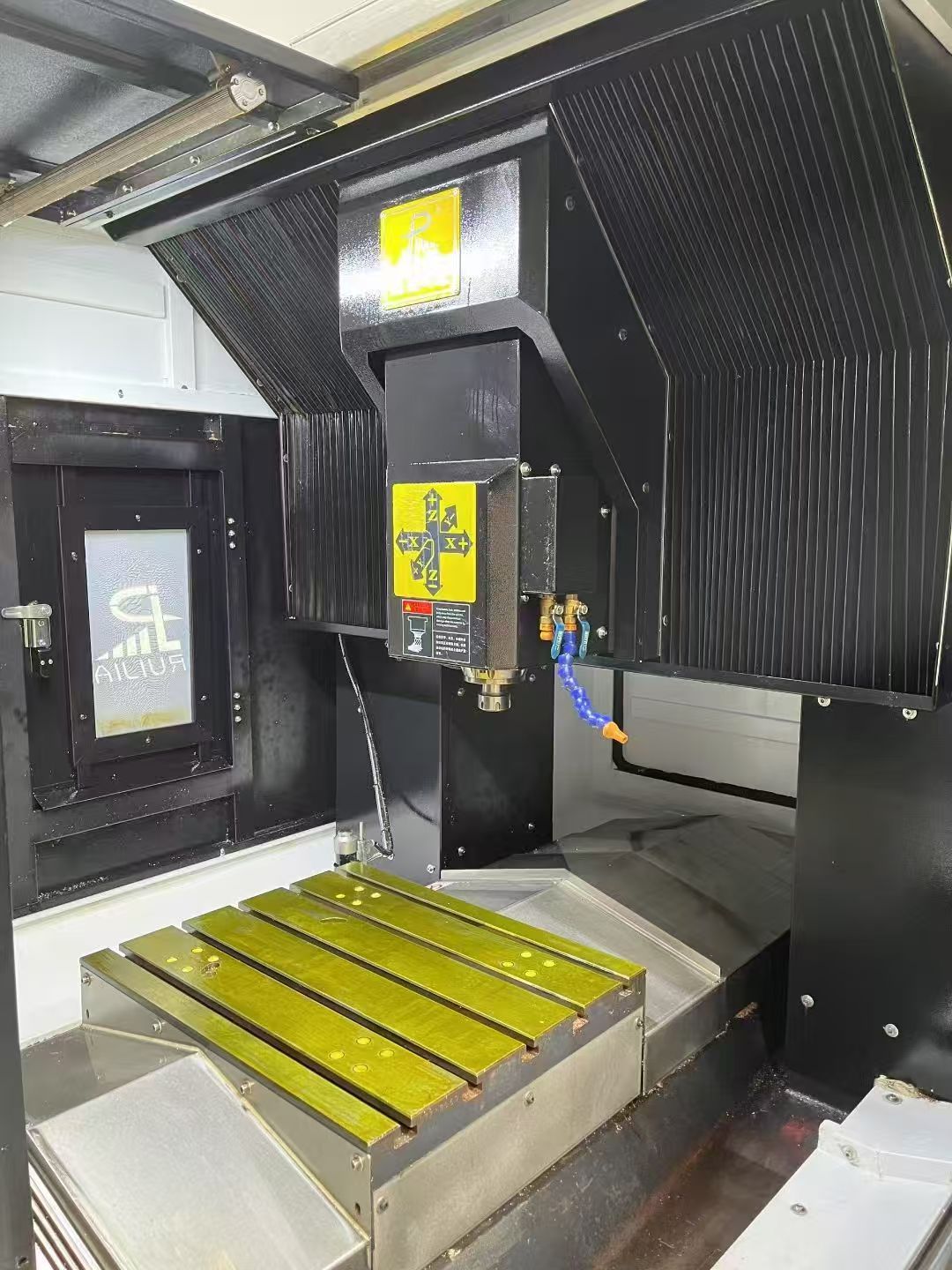 新江门锐佳650模具铜公机  新代21MA-E 安川7系驱动走*值M