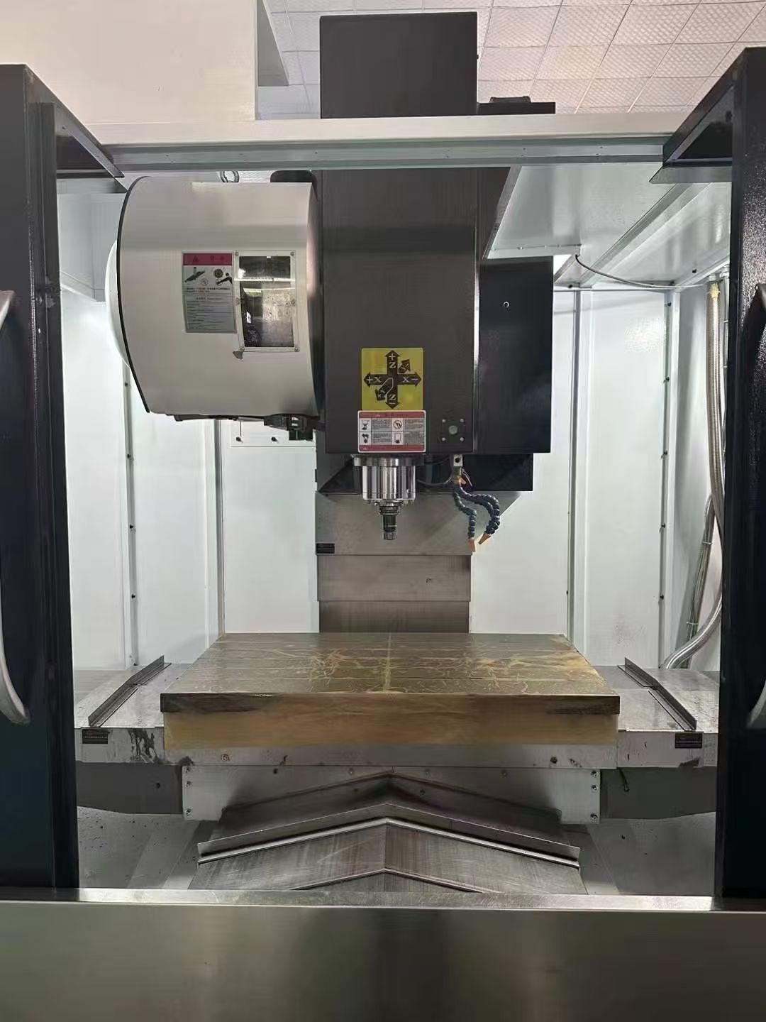 上新一批乔鸿1165加工中心，只用了小几千个小时，45滚柱线轨