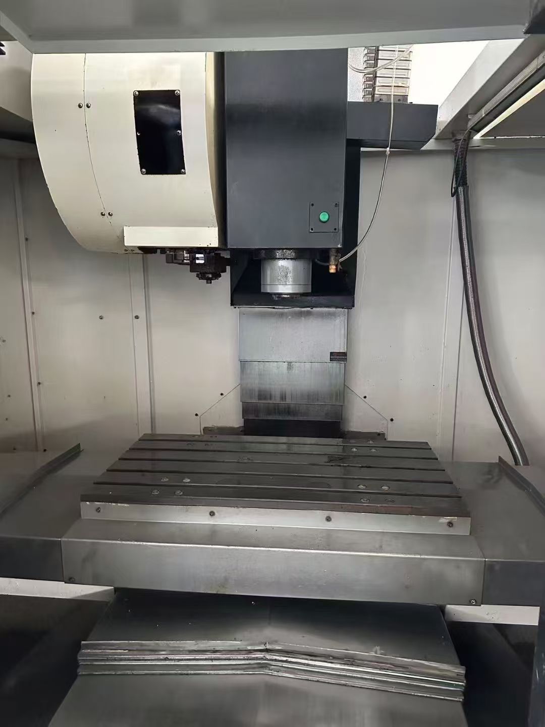 特价大井850两线一硬加工中心,三菱M70系统,bt40主轴,刀壁式刀