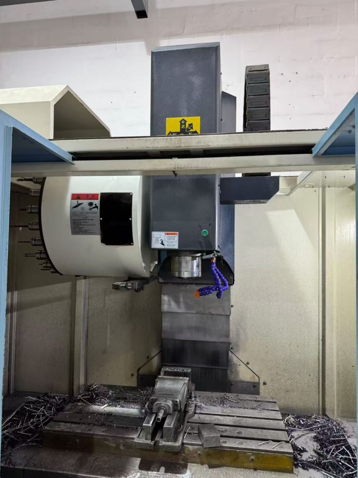 工厂在位乔鸿850两线一硬加工中心，三菱M80系统