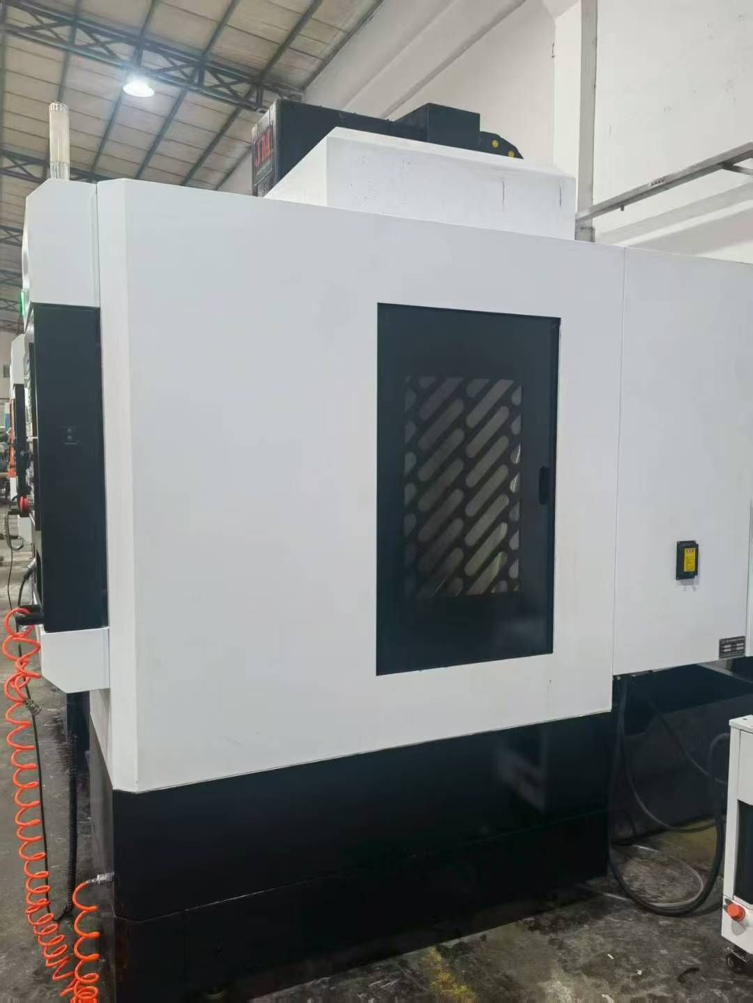 惊爆价双胞胎炬名V850三线滚柱导轨加工中心，新代22MA系统