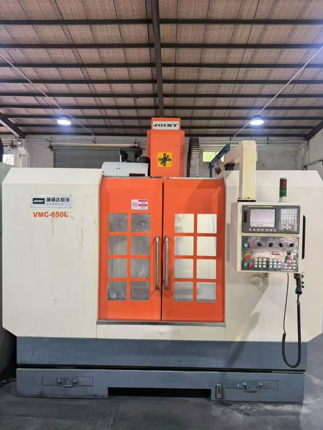 惊爆价双胞胎炬名V850三线滚柱导轨加工中心，新代22MA系统