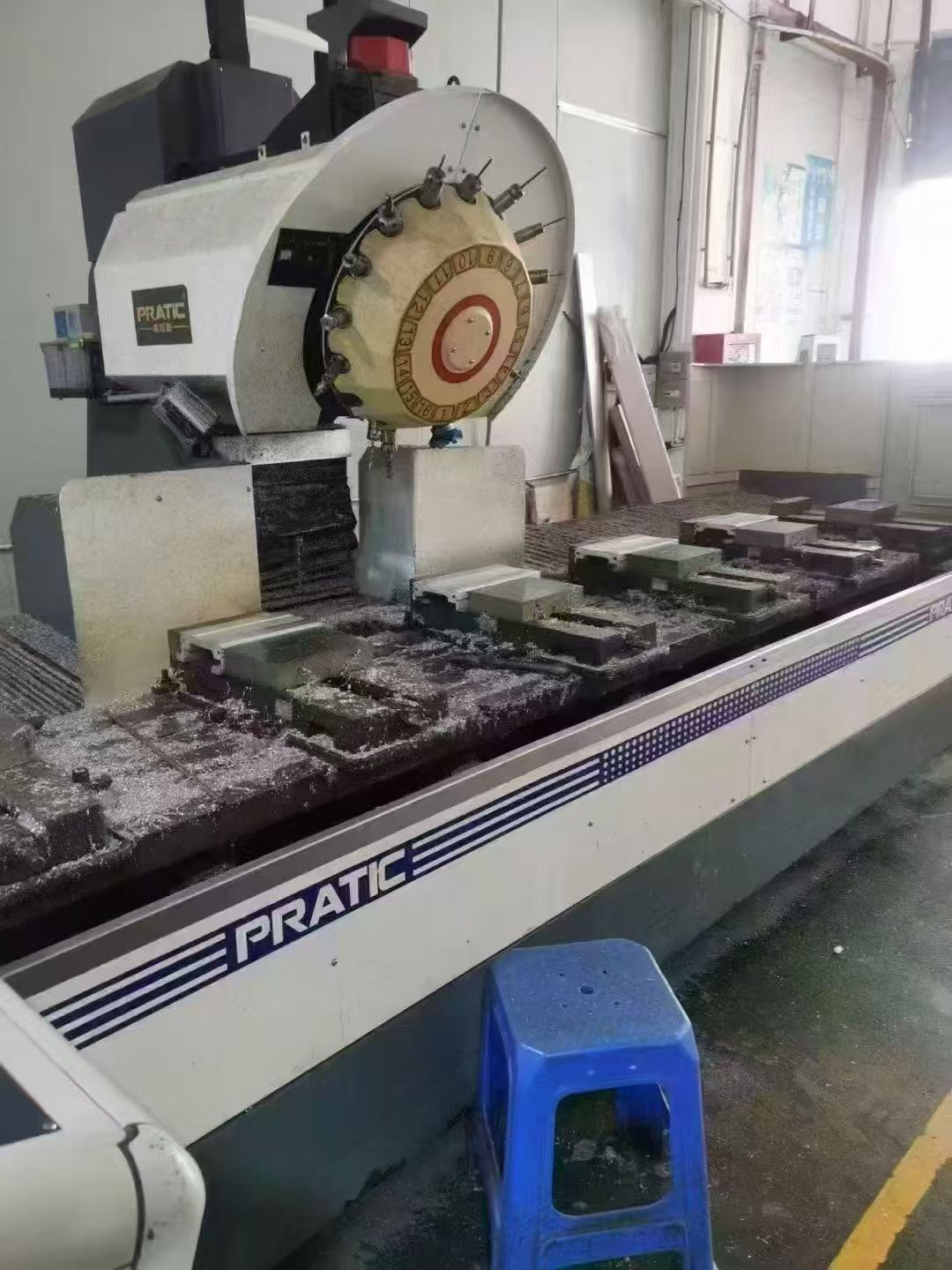 普拉迪4500型材机，铸件床身，重12吨，发那科系统