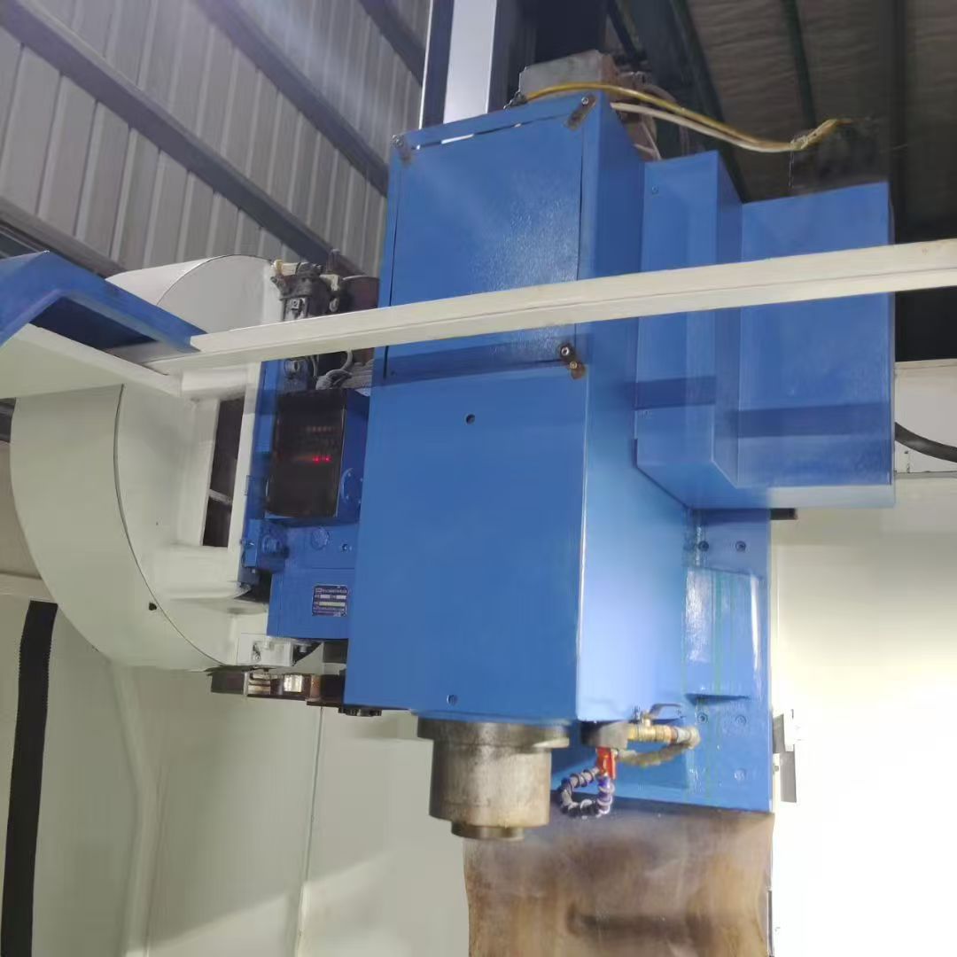 台湾丽伟V40（1050机型）加工中心，三轴45线轨