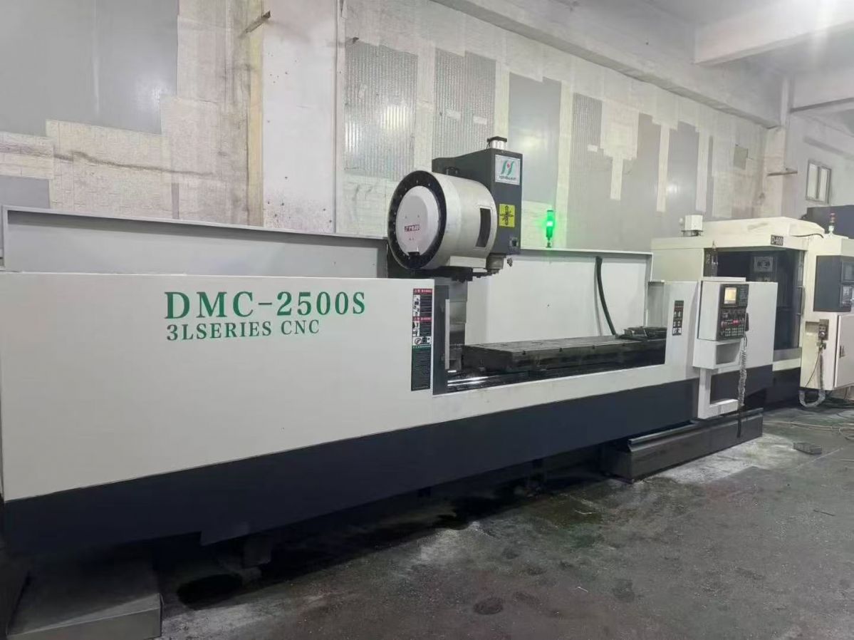 台湾丽准1270两线一硬加工中心,XY重型力士乐导轨