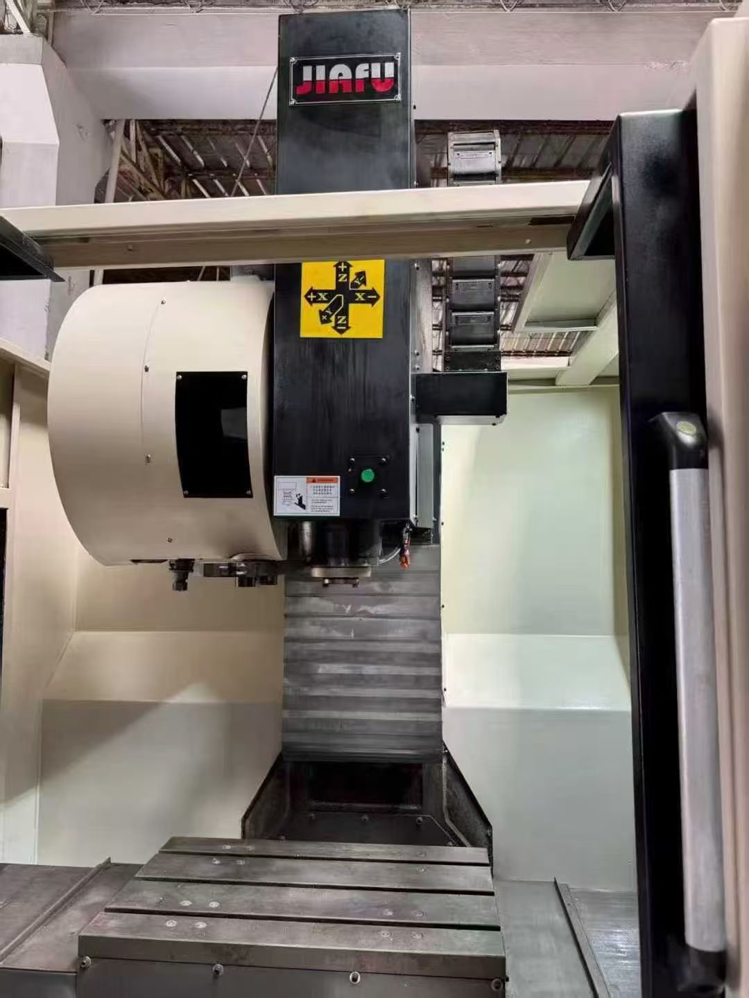 特价特价一台佳富V640三线轨加工中心，三线直连12000转