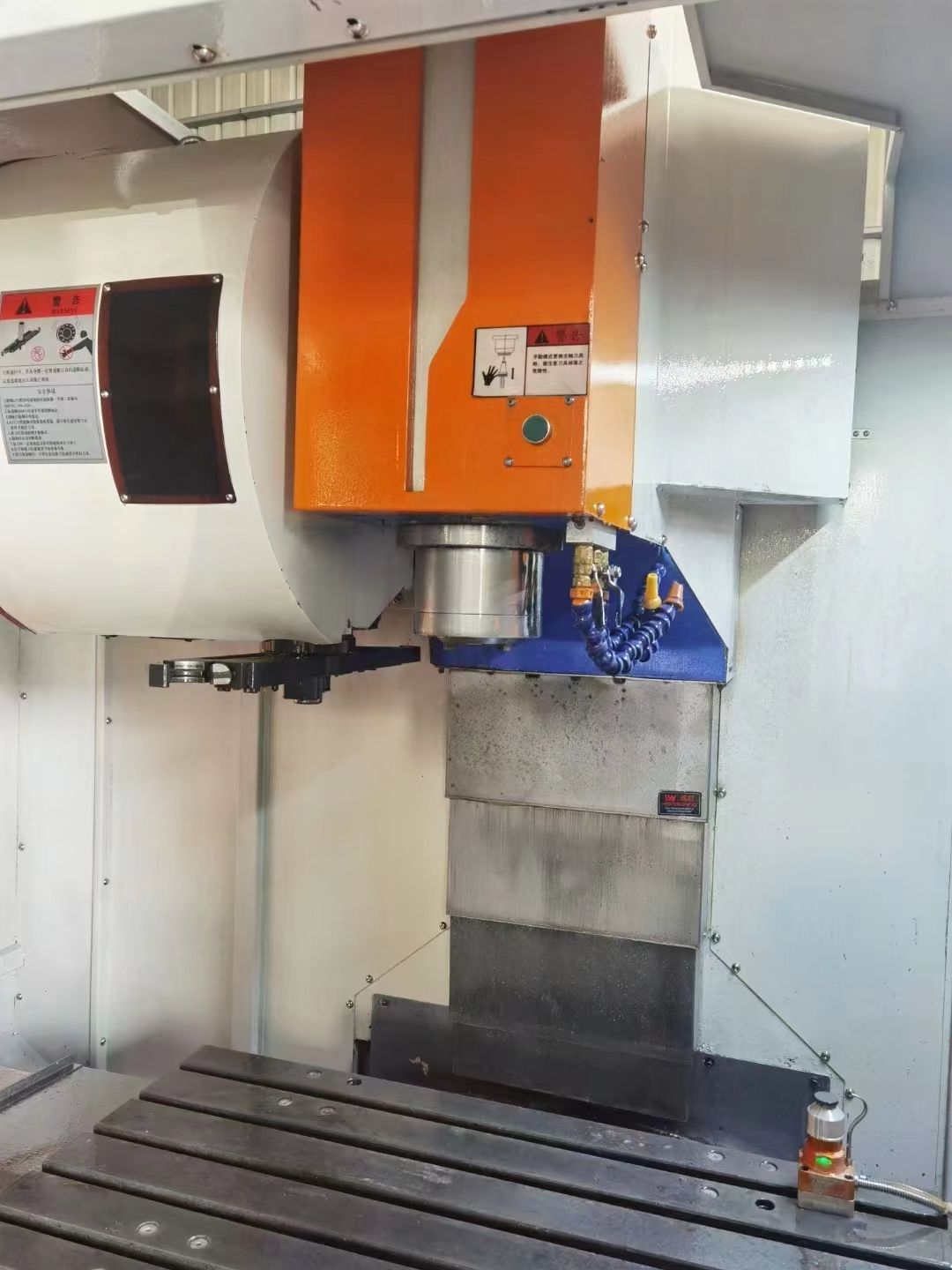 仕兴鸿850L两线一硬加工中心，三菱M80A系统，主轴8000转，24