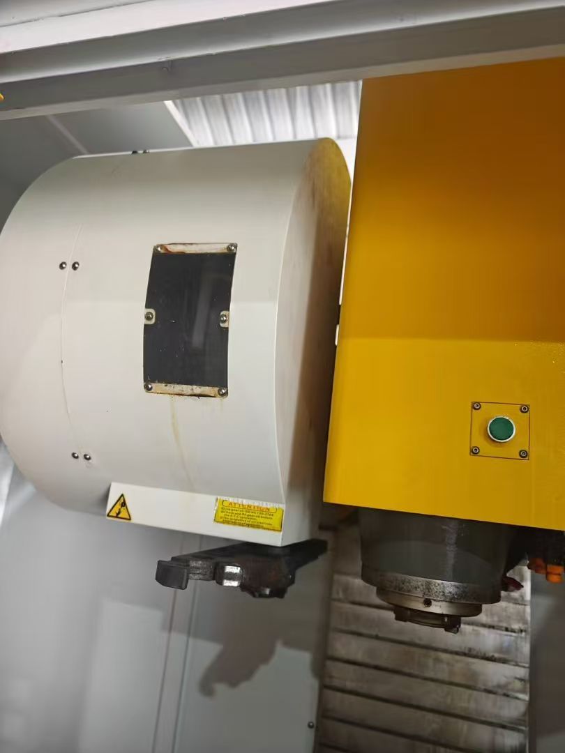 特价双胞胎卡路斯v850三线轨加工中心，三菱m80系统主轴BT40直