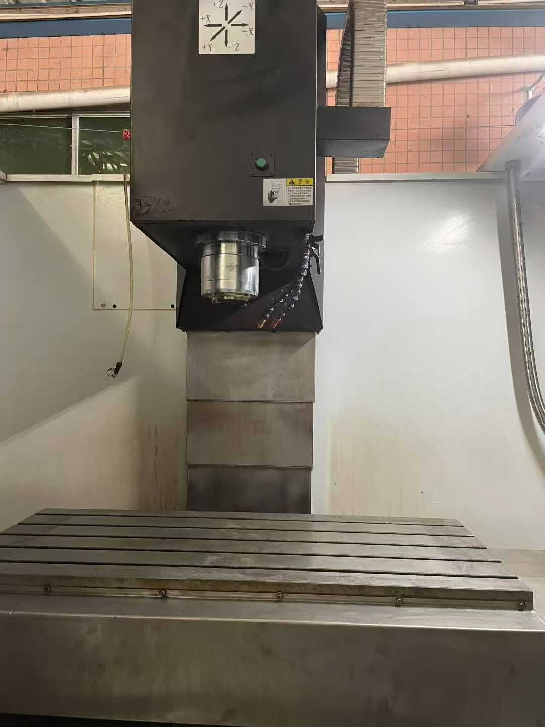 惊爆价刚到9成新乔峰1270三硬轨模具机 三菱M80系统  BT50主