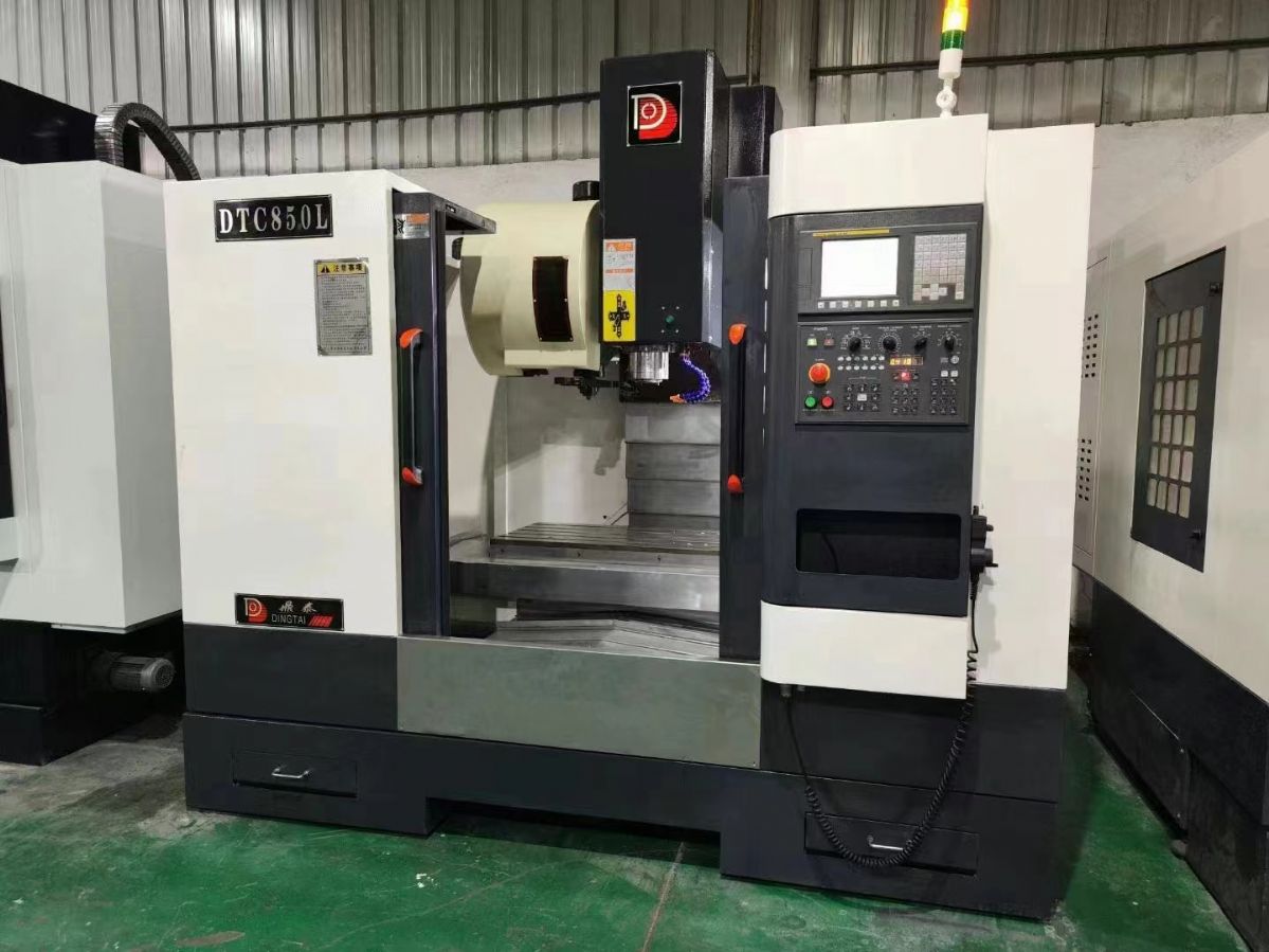 同款两台鼎泰850两线一硬加工中心，发那科OIMF系统，BT40主轴8