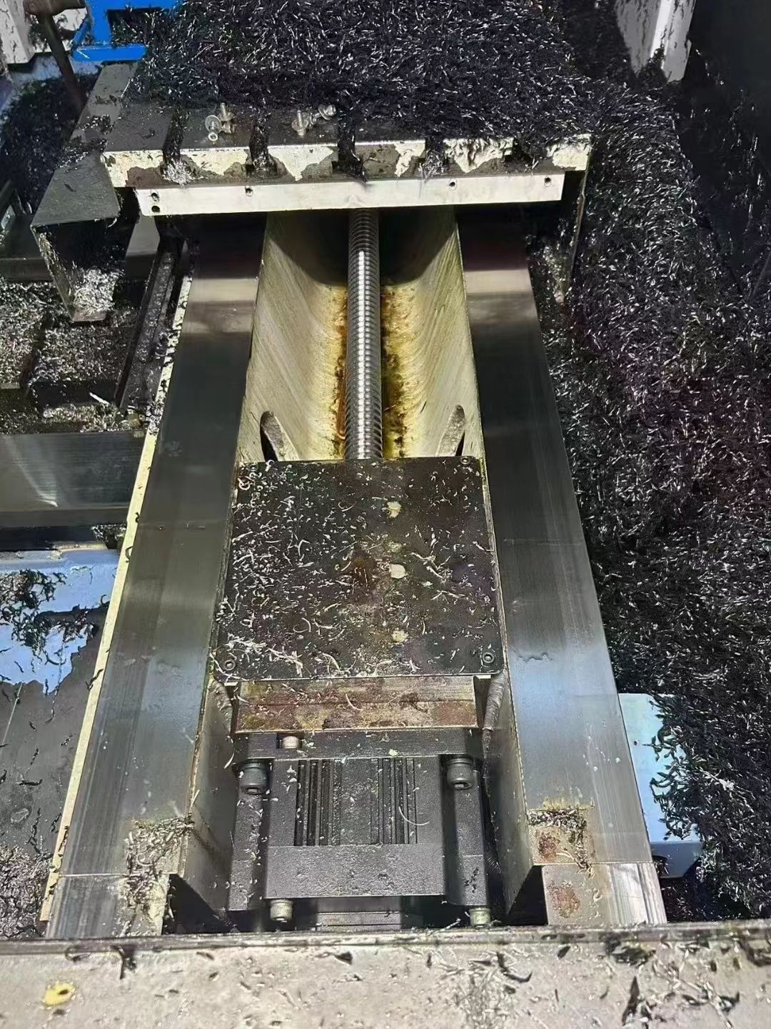 22年出厂德威850C 三轴硬轨加工中心机云南台正机身 导