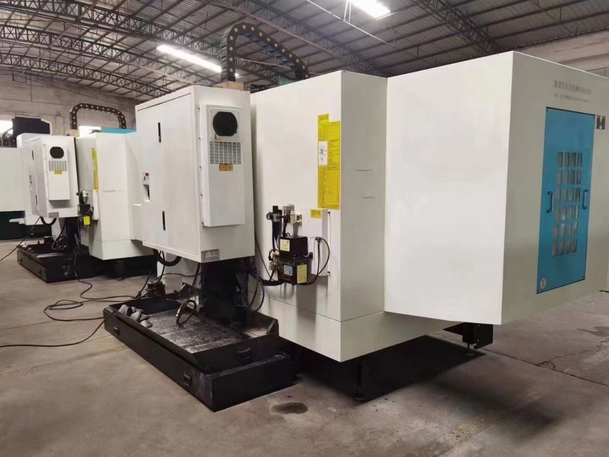 转让台湾立扬2210加工中心，三硬轨，价格美丽