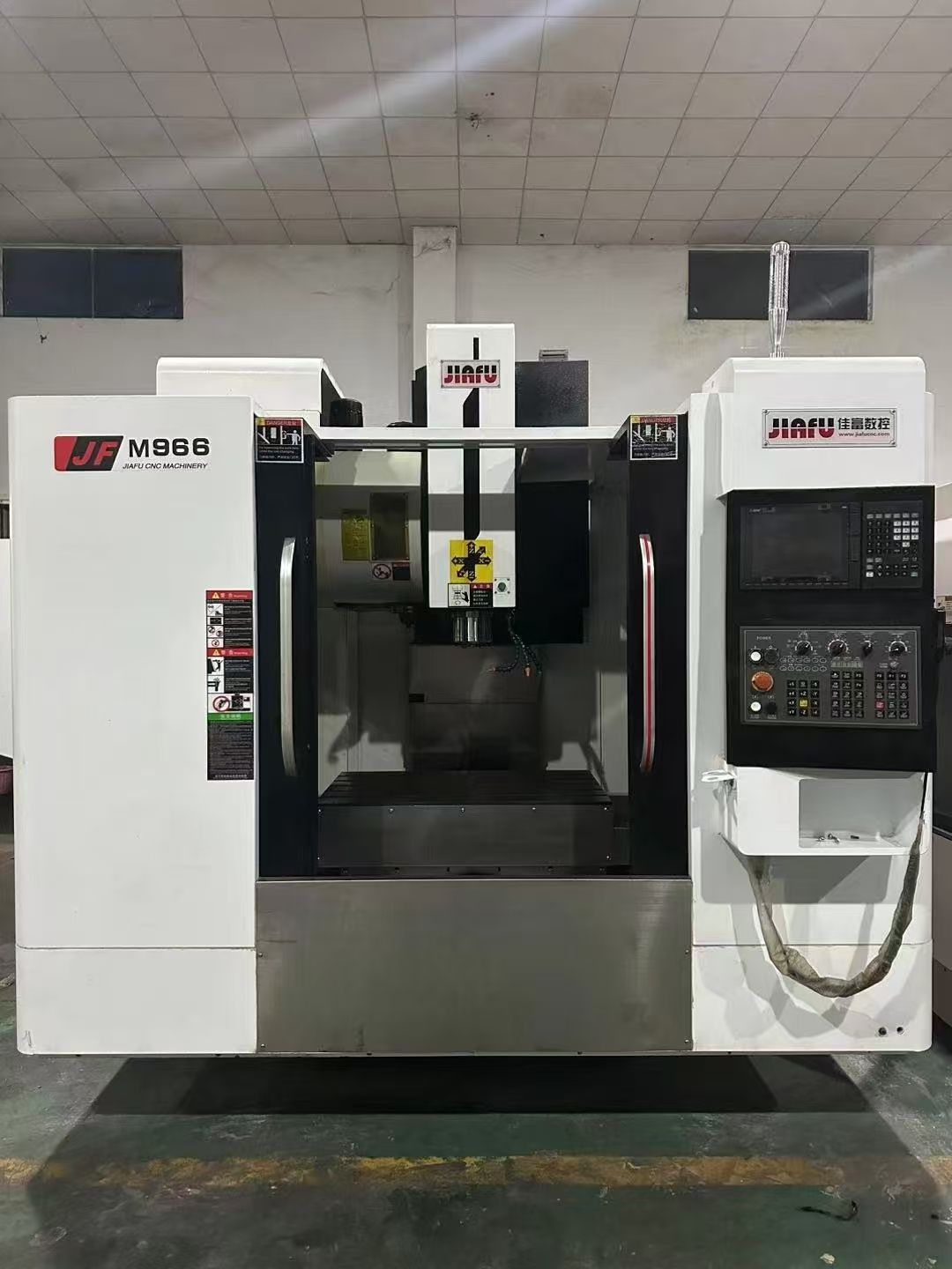 特价台湾协鸿1680三硬轨加工中心 大功率BT50主轴齿轮头