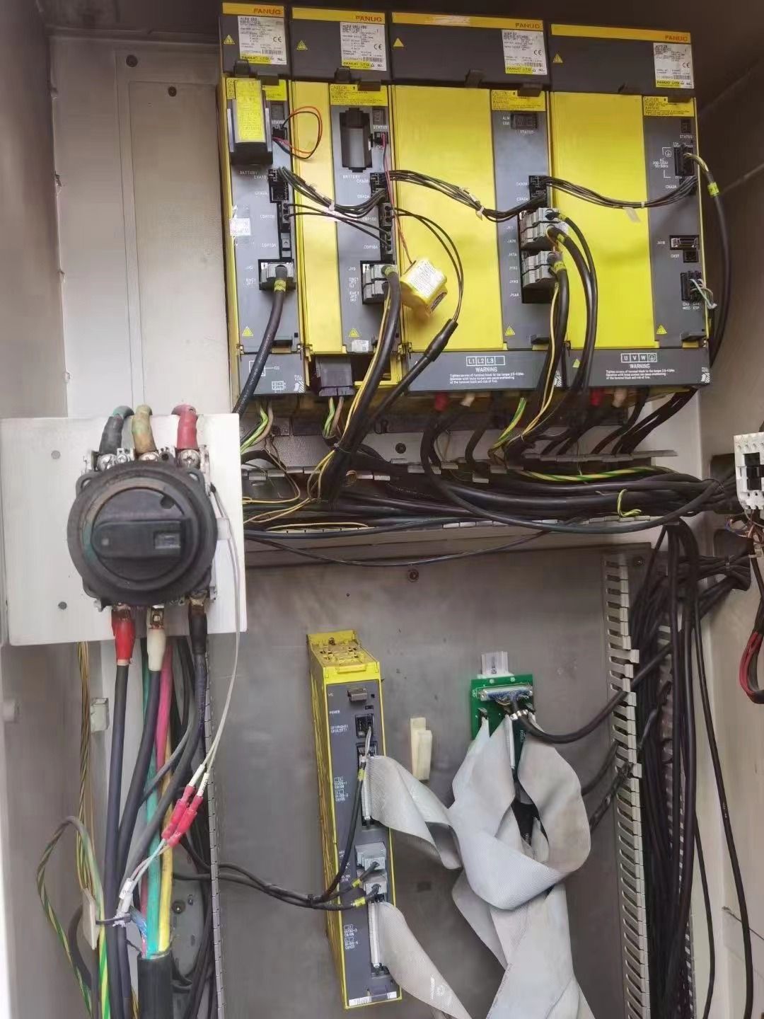 转让台湾立扬2210加工中心，三硬轨，价格美丽