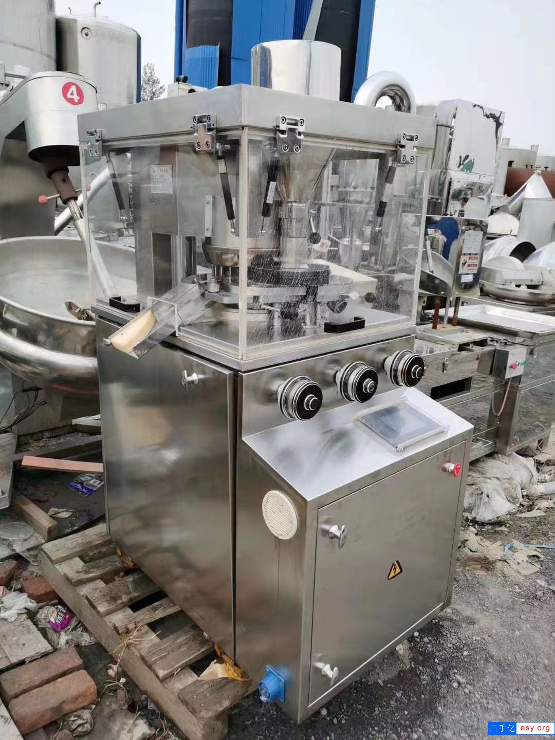 出售二手压片机 饮片 药片 泡腾片 奶片 樟脑丸化工 制药旋转式压片机