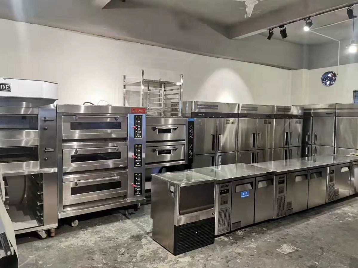 北京火锅店设备回收饭店厨房设备桌椅回收