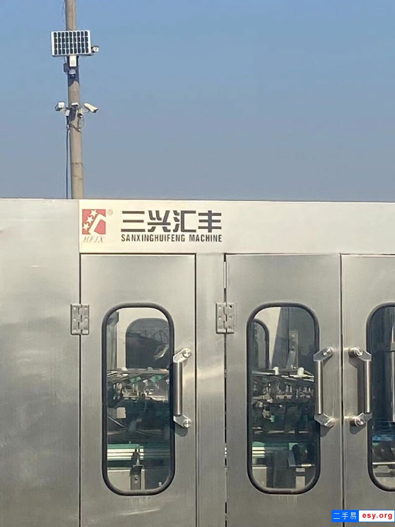 全国高价收购各种型号灌装机，水处理，等各种二手饮料设备，有意出售的联系