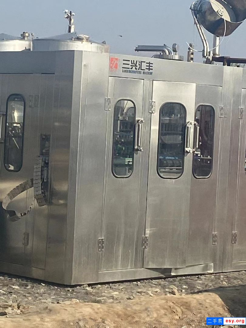 全国高价收购各种型号灌装机，水处理，等各种二手饮料设备，有意出售的联系