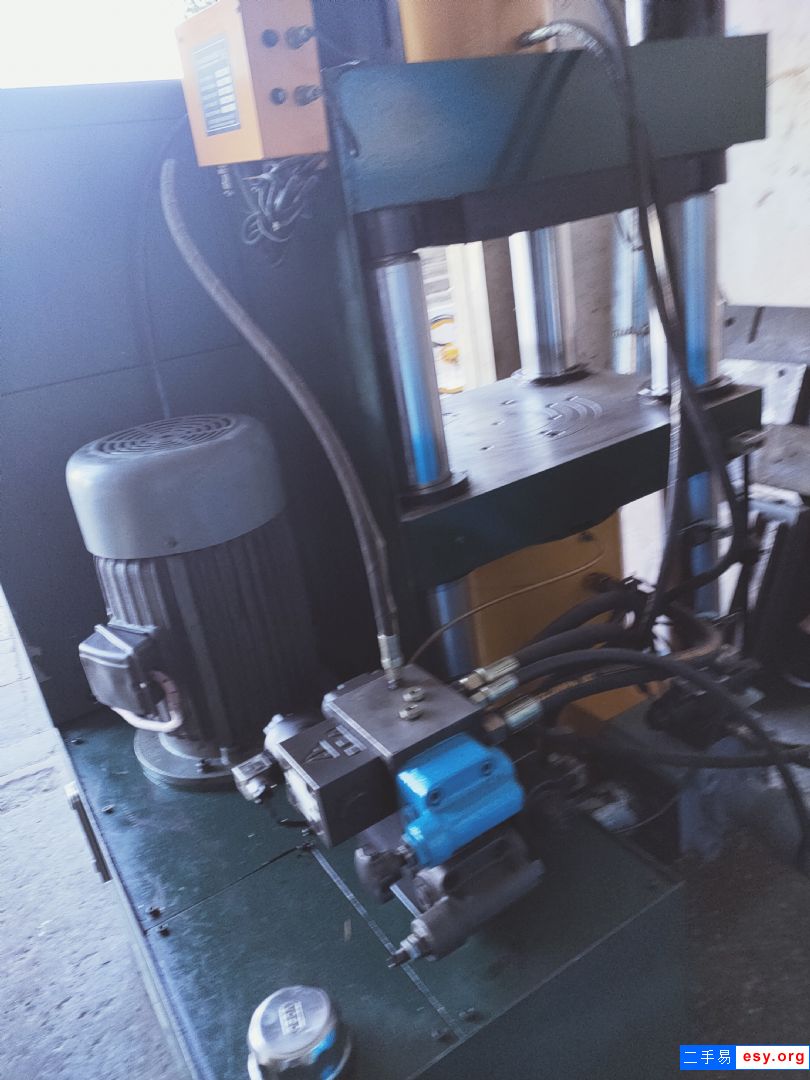 200吨四柱液压机油压机出售