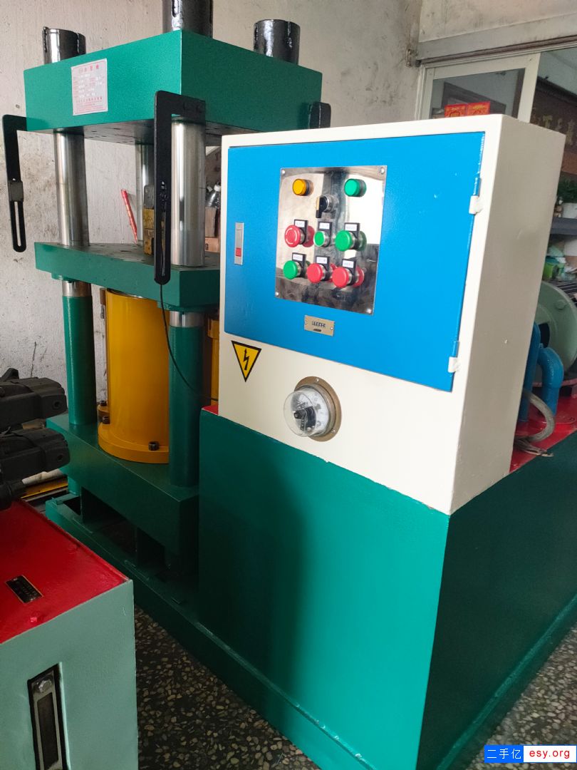 2台150吨四柱式二手油压机液压机出售