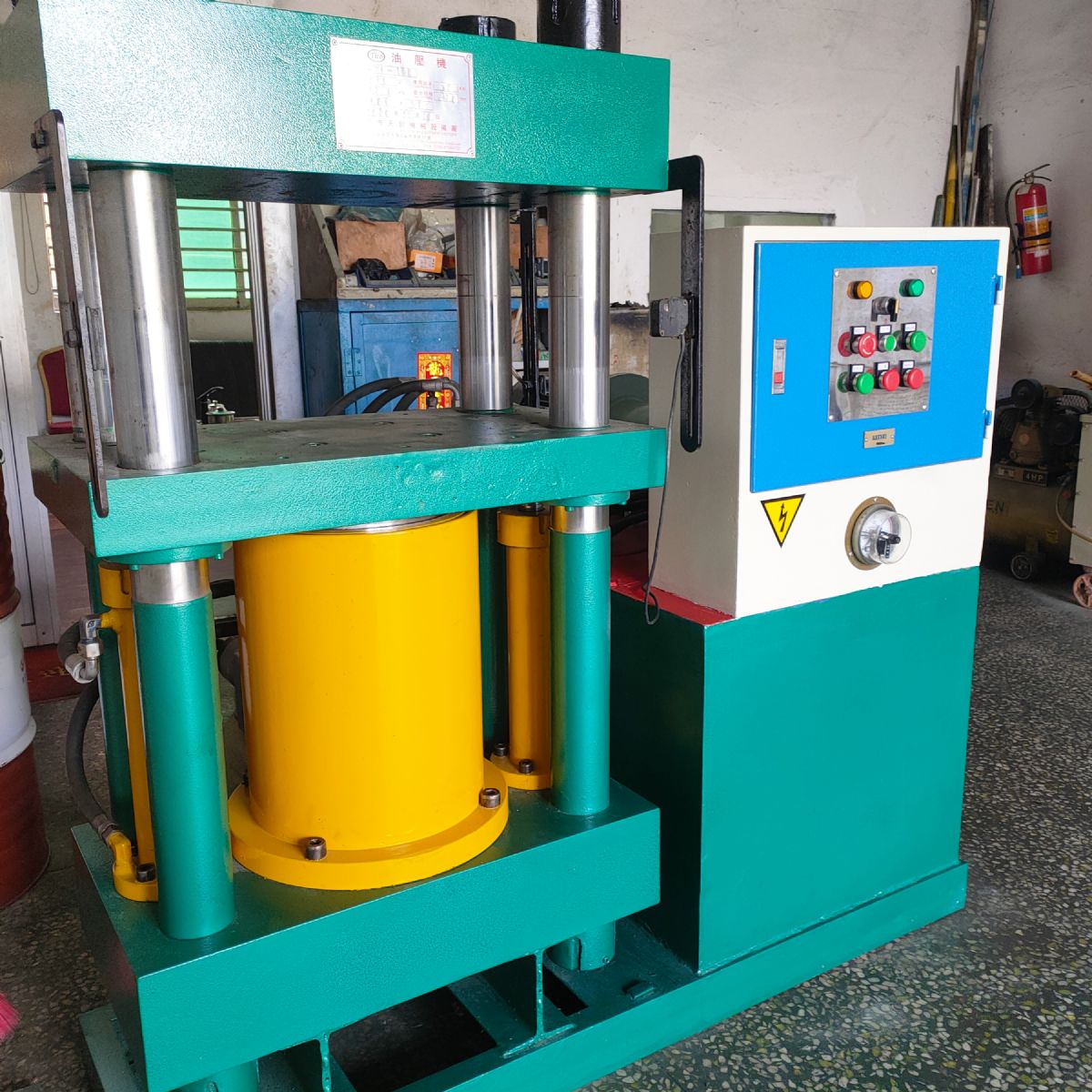 150吨二手油压机四柱式液压机低价转让