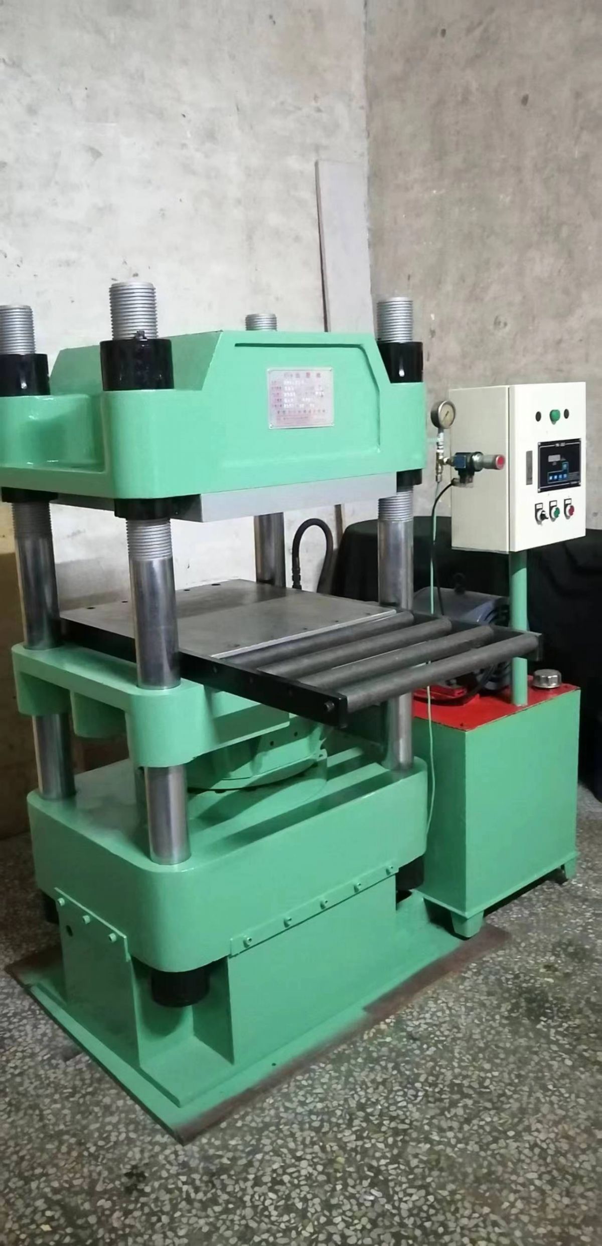 200吨二手合模机四柱油压机液压机