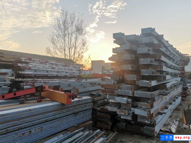 二手钢构现货全网低价出售，*库*行车*，各种型号尺寸长期供应