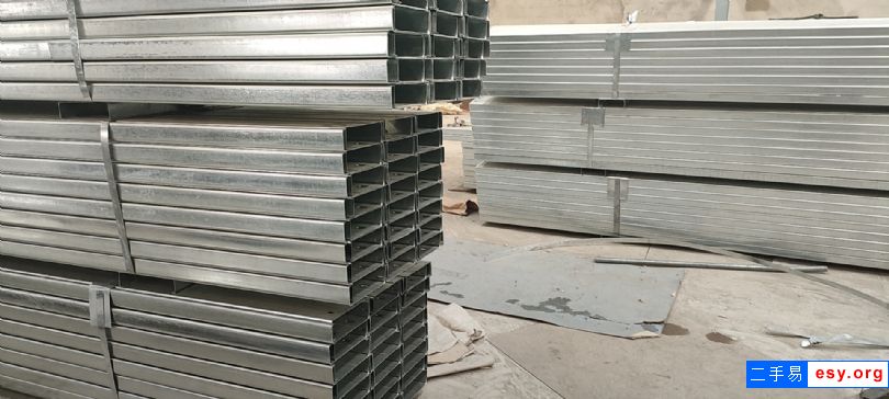 大量现货二手钢结构低价出售，可按尺寸定制翻新，全国交易