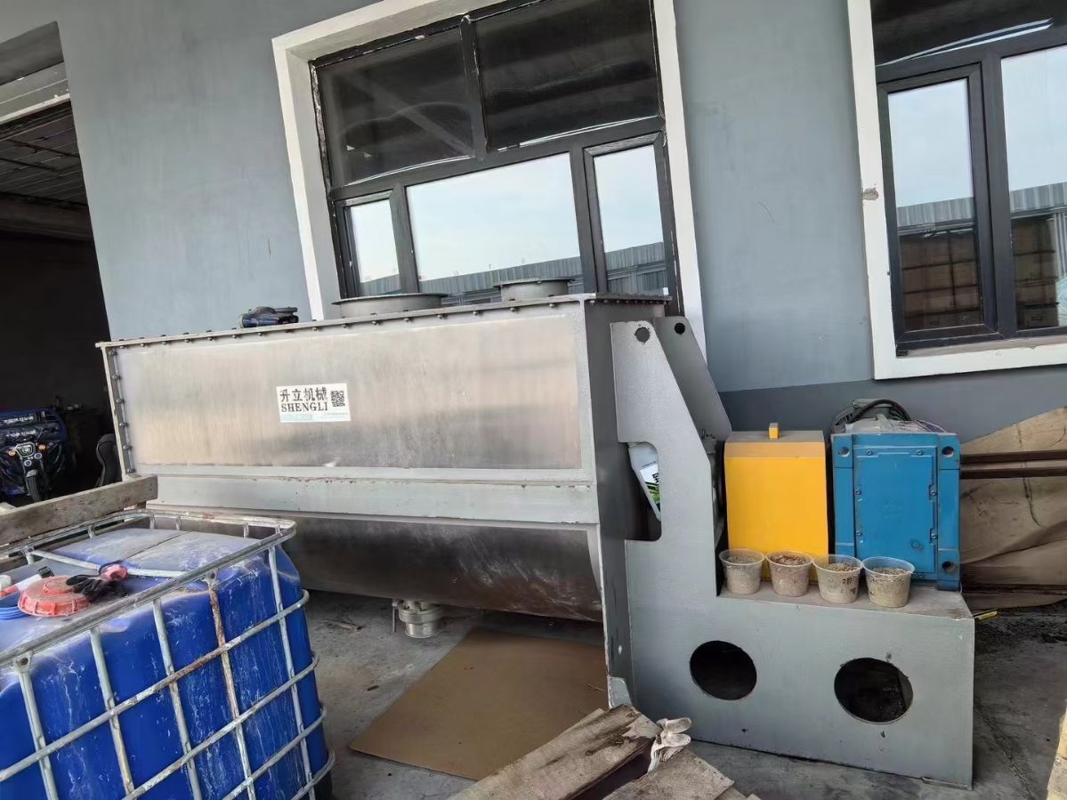 转让二手螺带混合机 一台容积4立方上海升立产重型螺带混合机