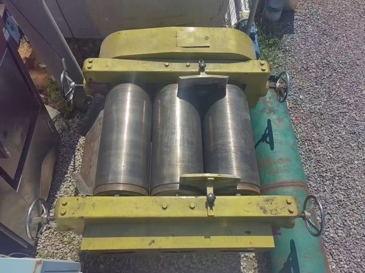 转让二手三辊研磨机 一台SM-405型武进八方产三辊研磨机