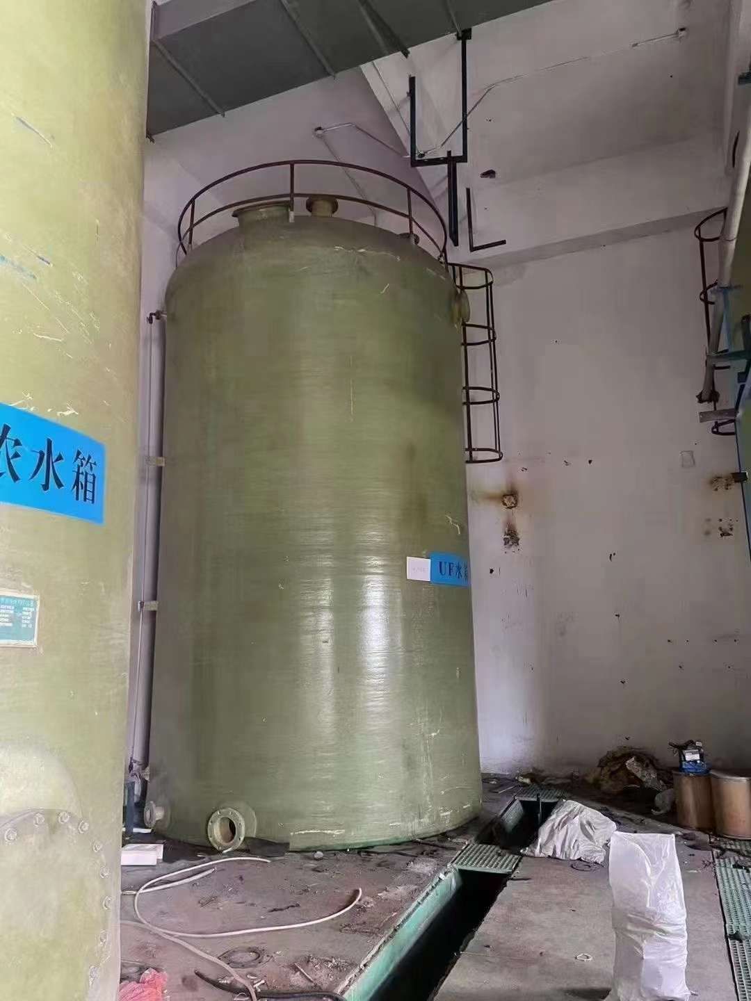 转让二手立式储水罐 6台5立方储水玻璃钢罐