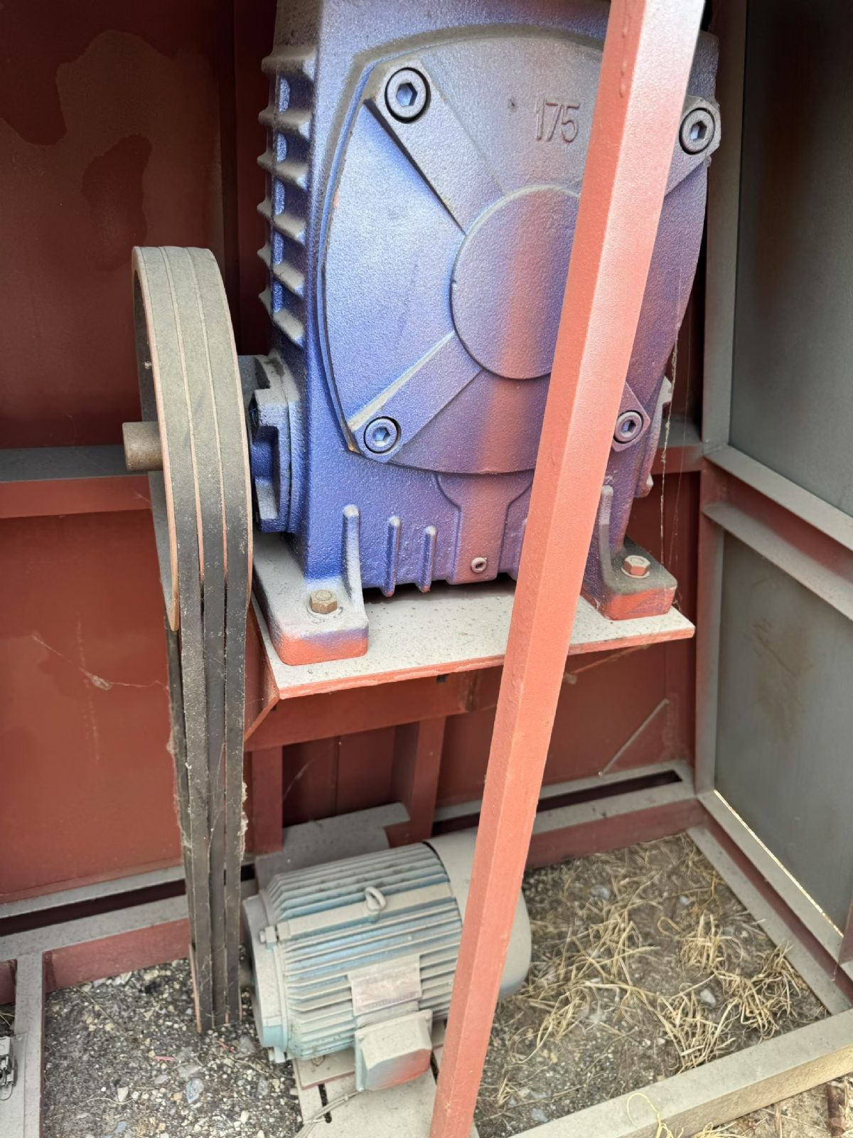 转让二手V型混合机 一台容积1000升变频调速高效V型混合机