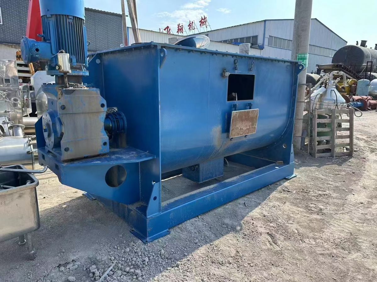 转让二手螺带混合机 一台容积4立方重型卧式螺带混合机