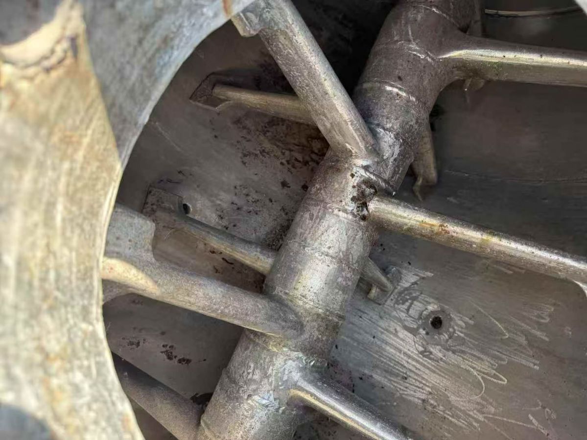 转让二手耙式干燥机 两台容积2000升卧式耙式真空干燥机