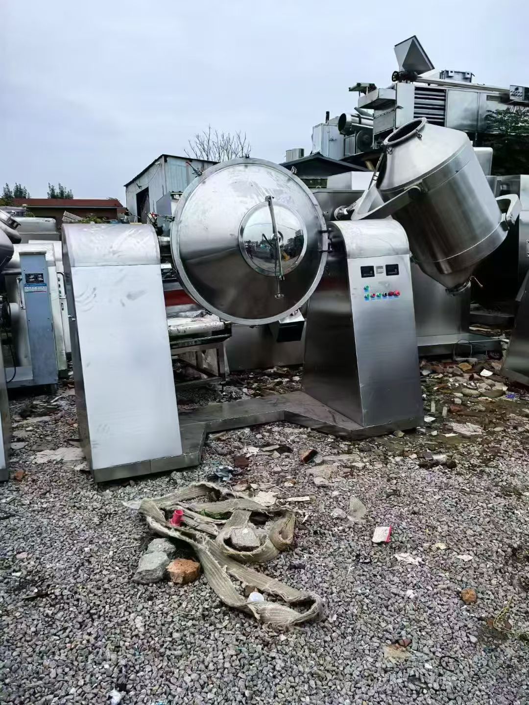 转让二手双锥混合机 两台容积500升快开式内螺带搅拌双锥混合机
