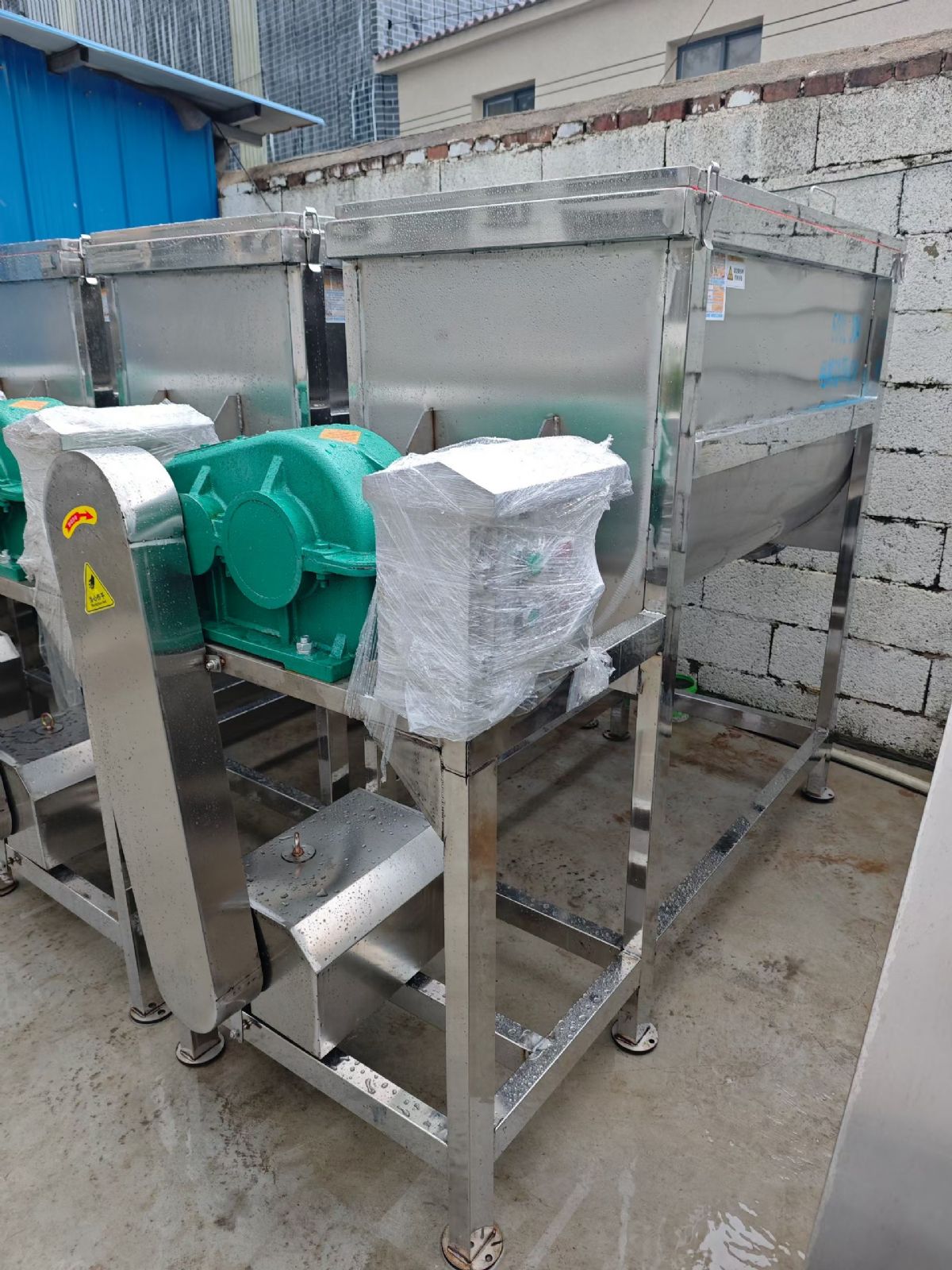 转让二手螺带混合机 三台容积500升食品级卧式螺带混合机