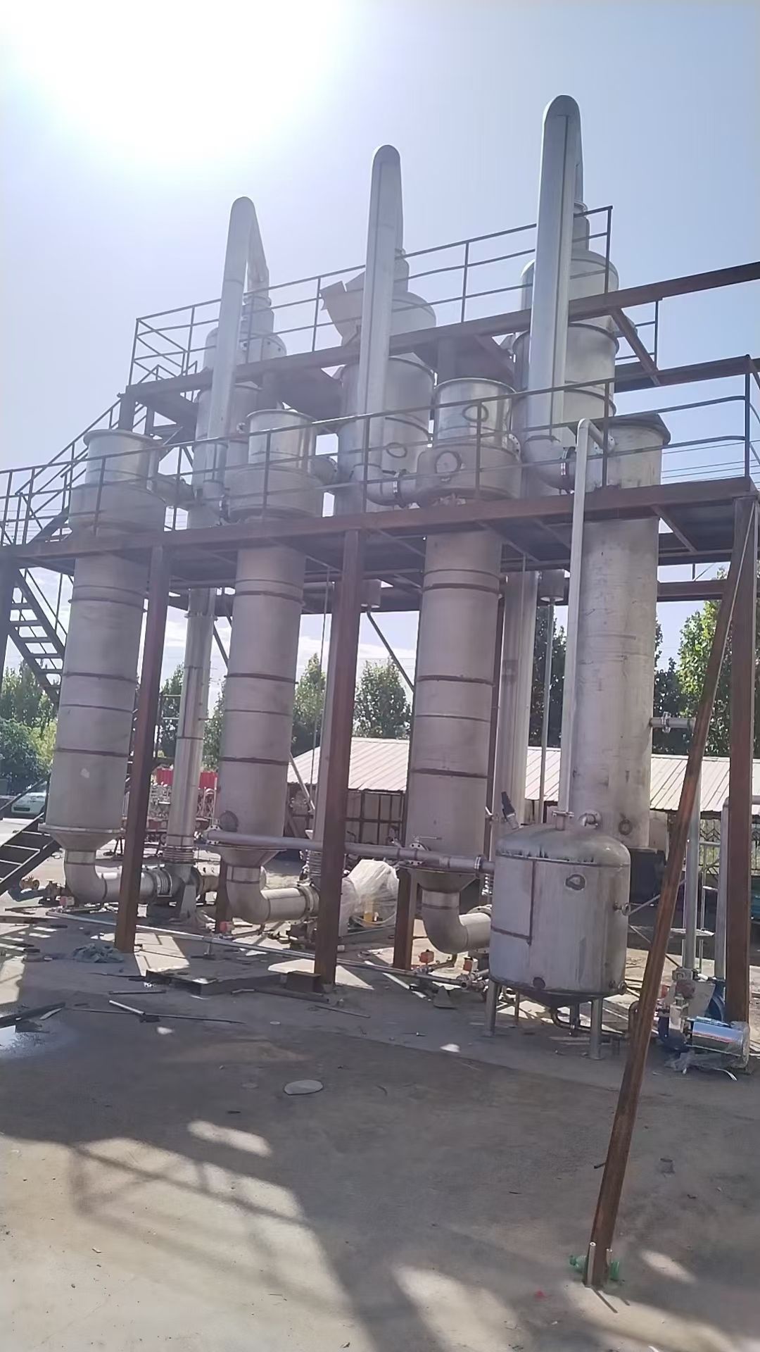 转让二手强制循环蒸发器 一套三效五吨材质2205强制循环蒸发器