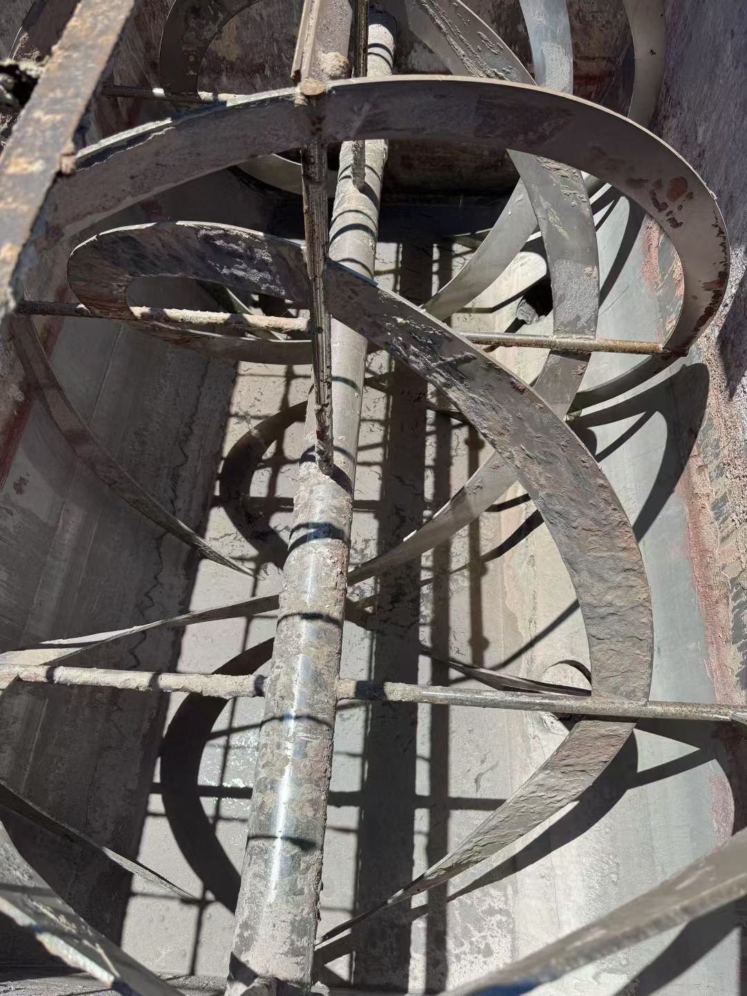 转让二手真石漆搅拌机 一台容积5立方全不锈钢翻缸真石漆搅拌机