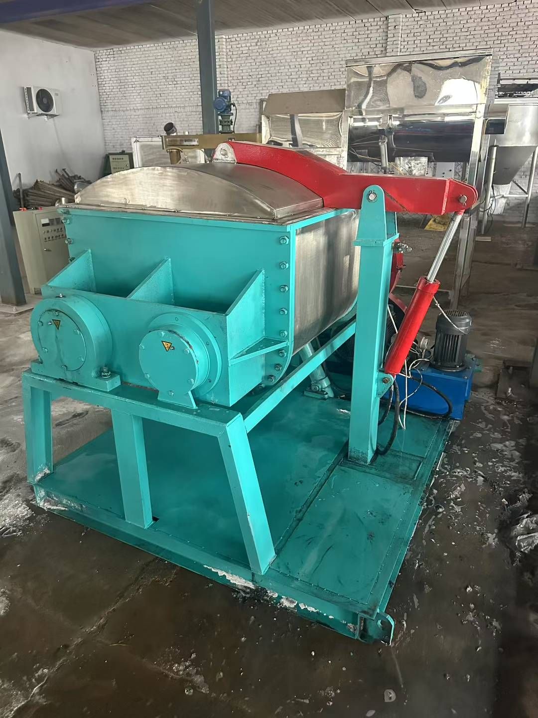 转让二手捏合机 一台容积500升液压翻缸翻盖捏合机