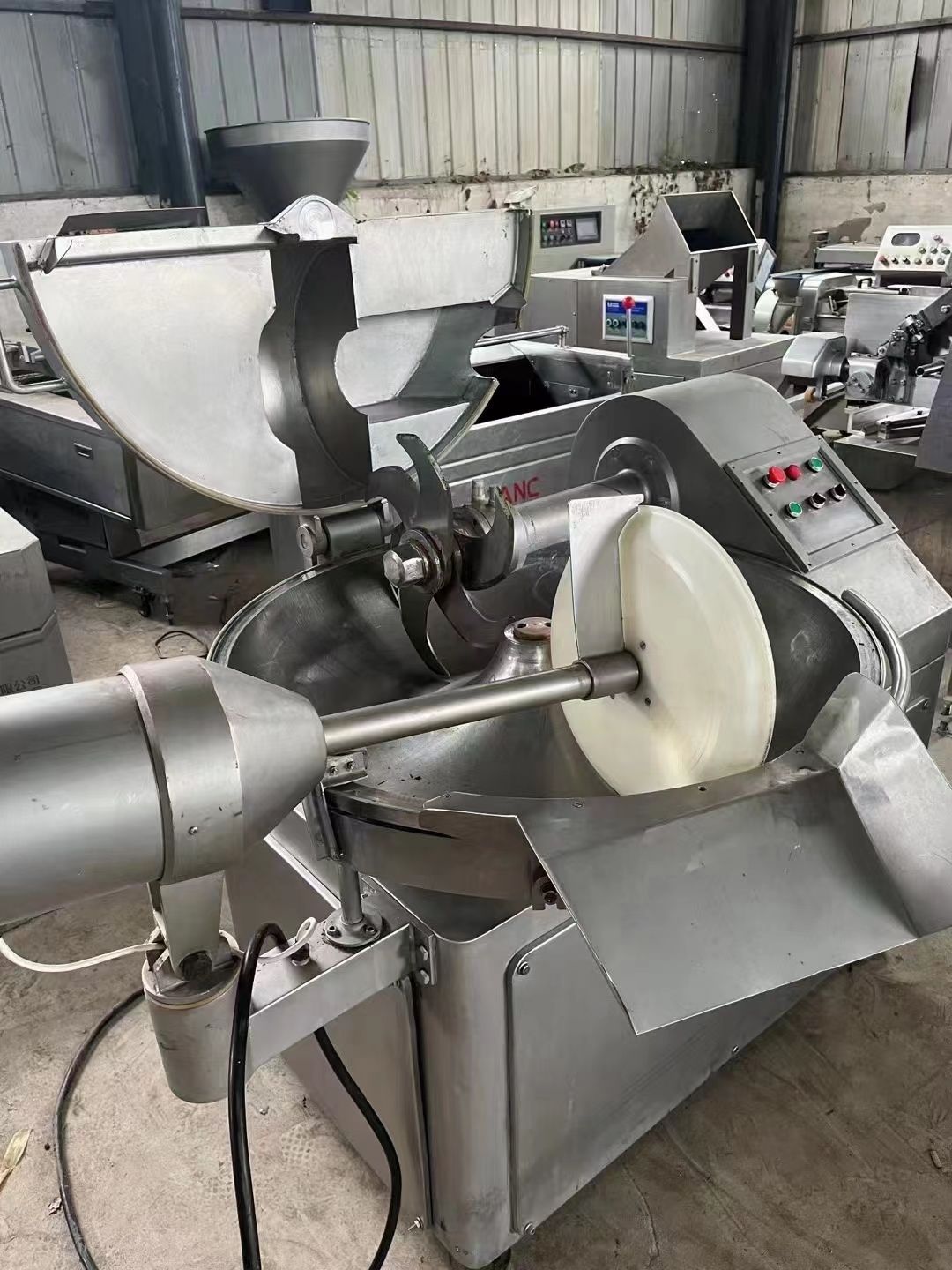 转让二手变频斩拌机 一台80型沈阳吉祥高速变频斩拌机