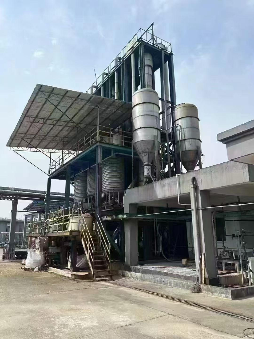 转让二手强制循环蒸发器 一套四效10吨TVR钛材强制循环蒸发器