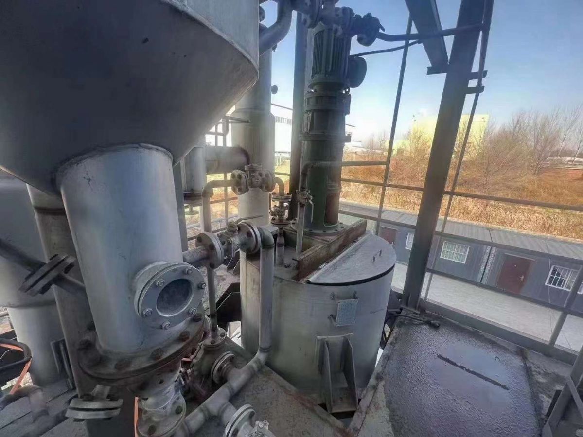 转让二手2205材质蒸发器 一套三效2.5吨强制循环蒸发器
